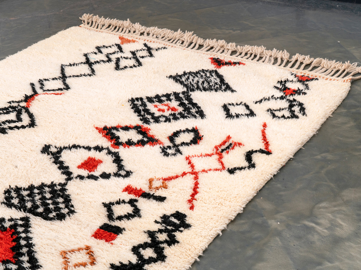 6x8 ft Handmade Rug Amazigh Azilal ⴰⵏⵉⵔ. FREE SHIPPING