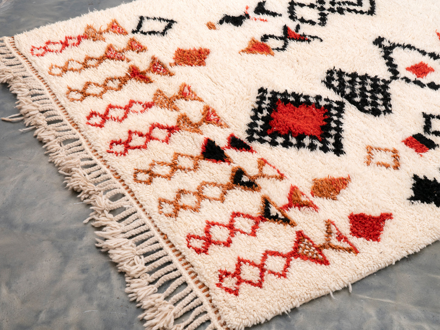 6x8 ft Handmade Rug Amazigh Azilal ⴰⵏⵉⵔ. FREE SHIPPING