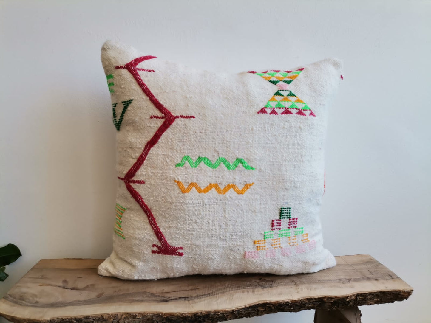 Handmade Amazigh pillow Sakina.