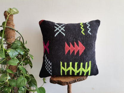 Handmade Amazigh pillow Lalla.