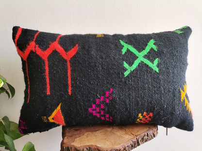 Handmade Amazigh pillow Tamzgha.