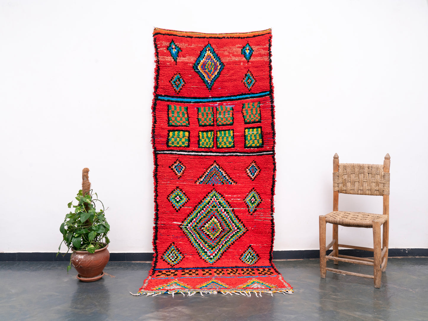 3x8 Handmade Vintage Amazigh Rug Amoud ⵢⴰⵣ. FREE SHIPPING