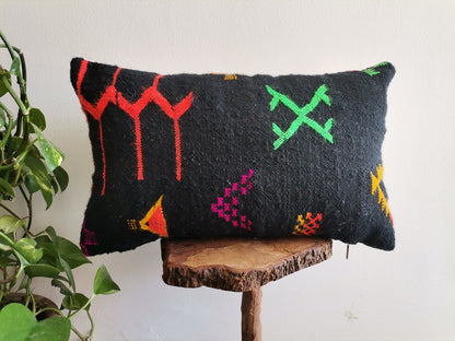 Handmade Amazigh pillow Tamzgha.