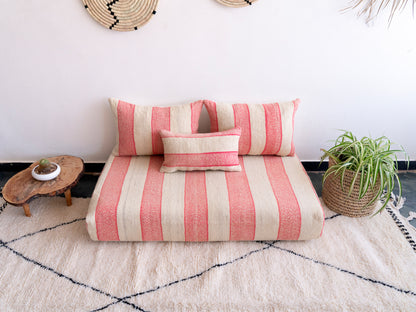 4ft Handmade Amazigh Sofa Ayyur ⵜⴰⵎⵓⵏⵜ. FREE SHIPPING