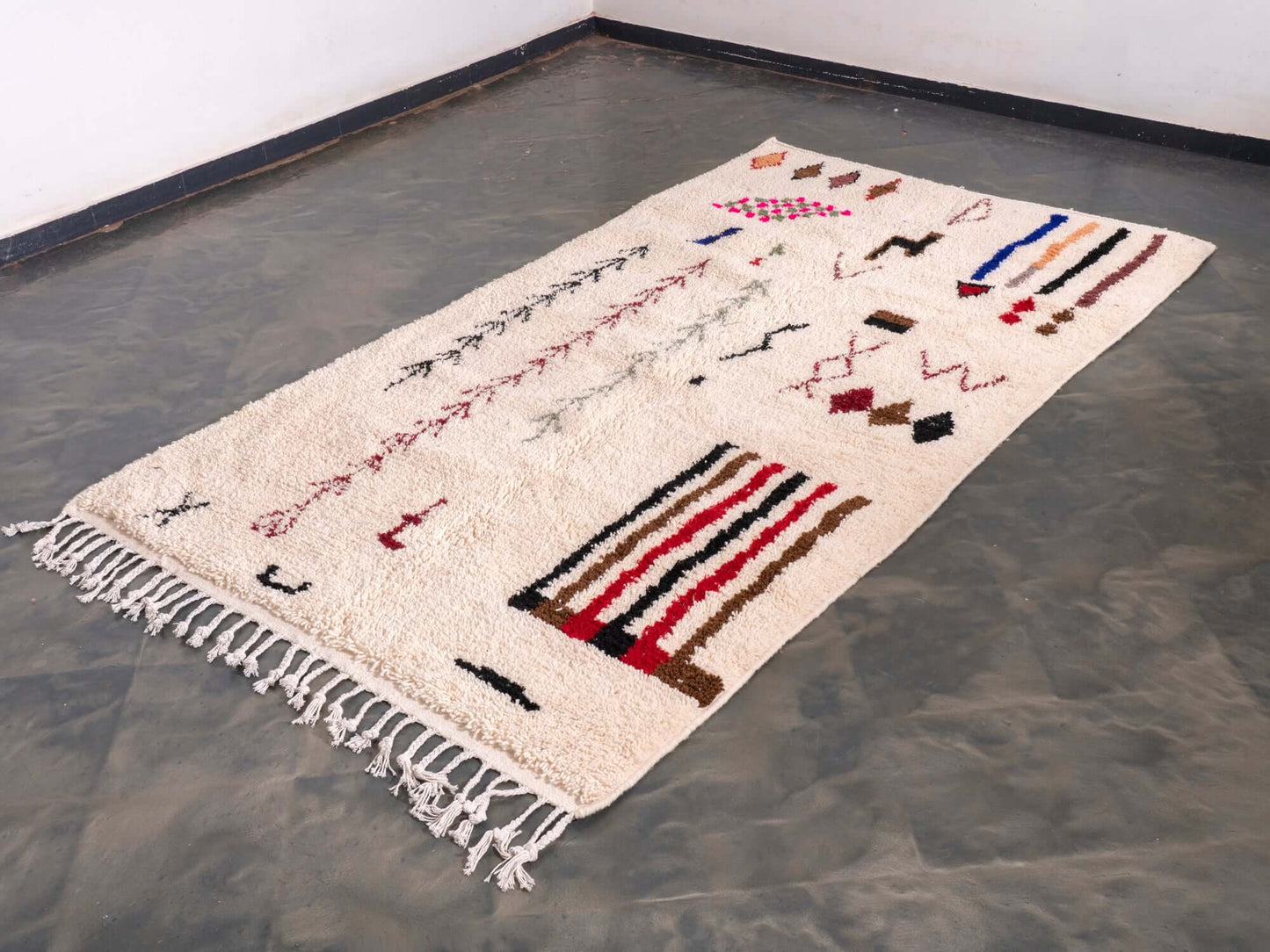 5x8 ft Handmade Amazigh Rug Azilal ⵢⴰⵣ. FREE SHIPPING