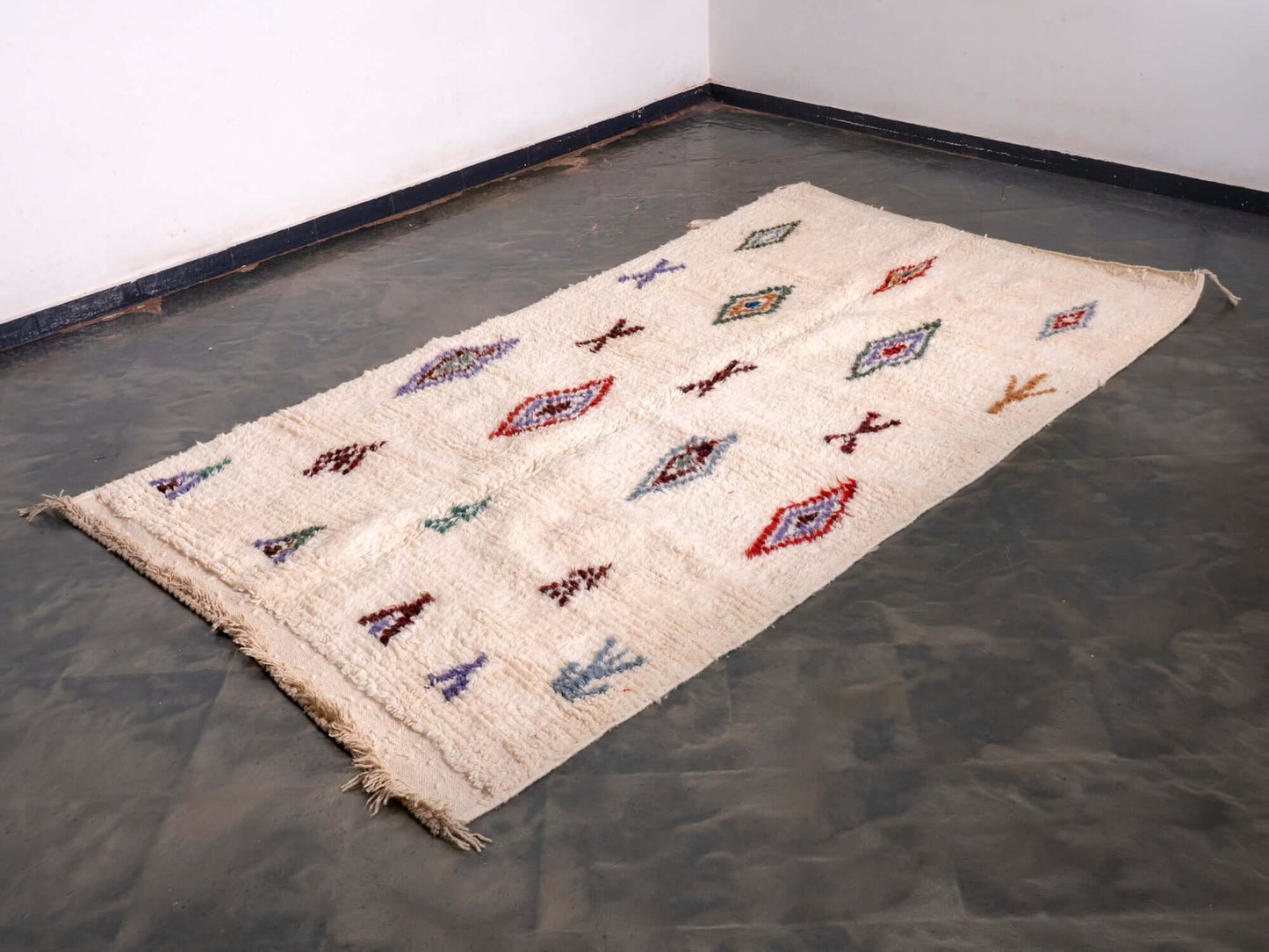 5x8 ft Handmade Amazigh Rug Azilal ⵢⴰⵣ. FREE SHIPPING