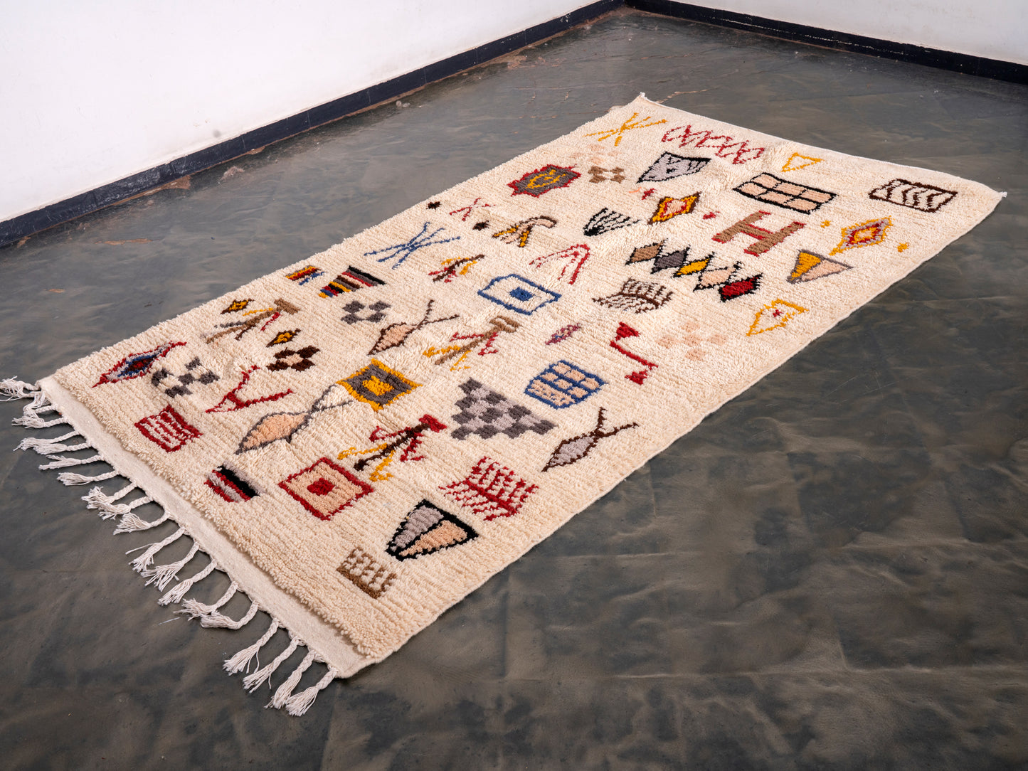 5x8 ft Handmade Amazigh Rug Azilal ⵢⴰⵣ. FREE SHIPPING