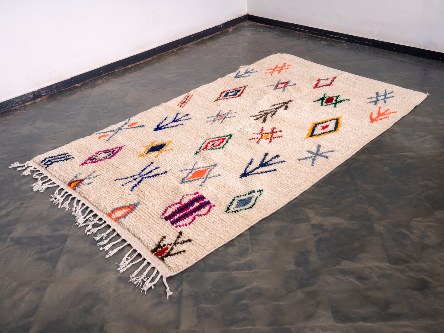 5x8 ft Handmade Amazigh Rug Azilal ⵢⴰⵣ. FREE SHIPPING