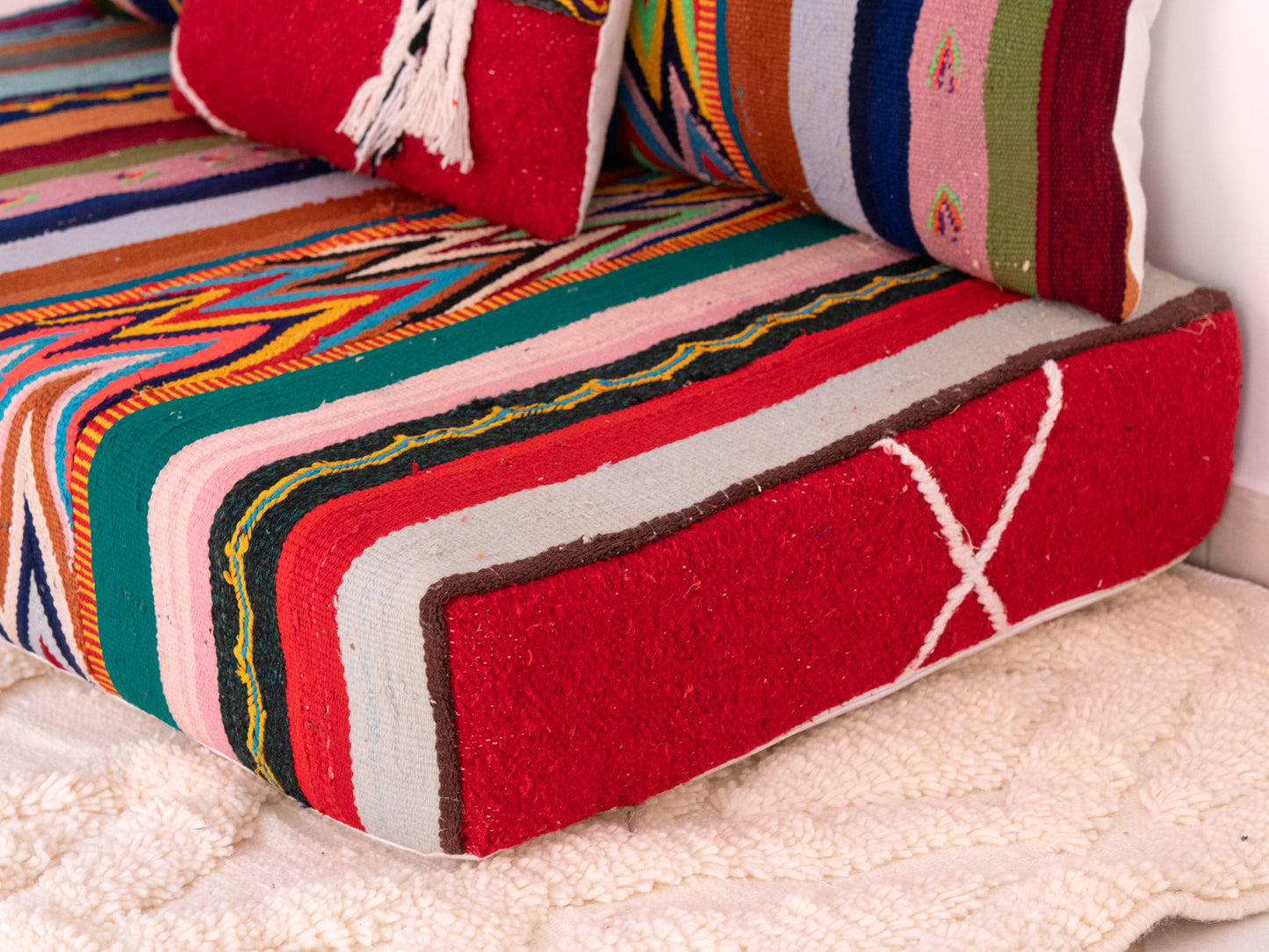 2*4ft Handmade Amazigh Vintage Sofa Ouzoud ⴰⵓⵔⵉⵏⵊ. FREE SHIPPING