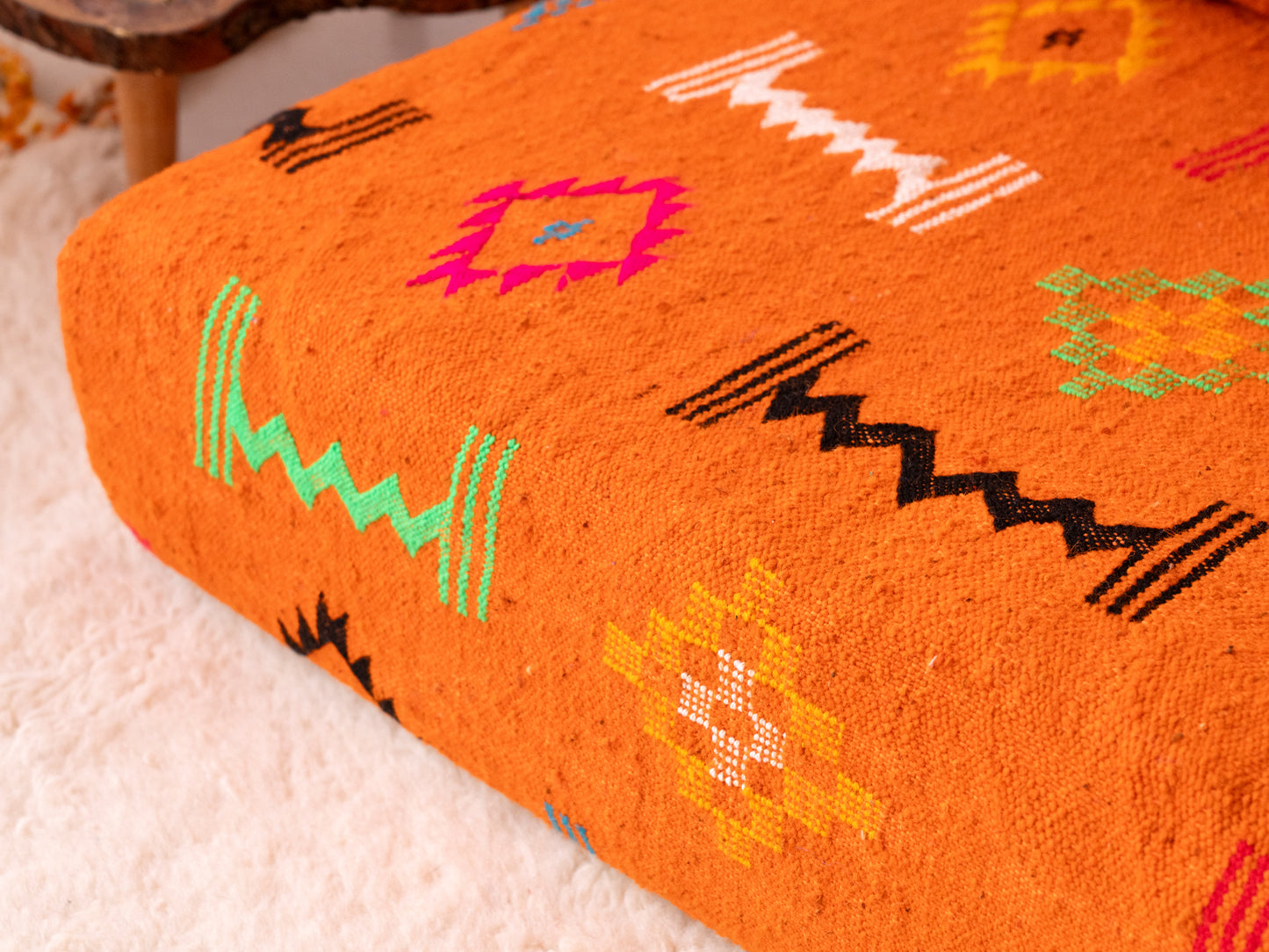 6ft Handmade Amazigh Vintage Sofa Moha ⴰⵓⵔⵉⵏⵊ. FREE SHIPPING