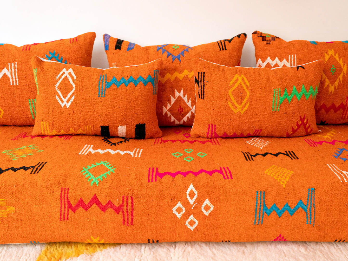 6ft Handmade Amazigh Vintage Sofa Moha ⴰⵓⵔⵉⵏⵊ. FREE SHIPPING