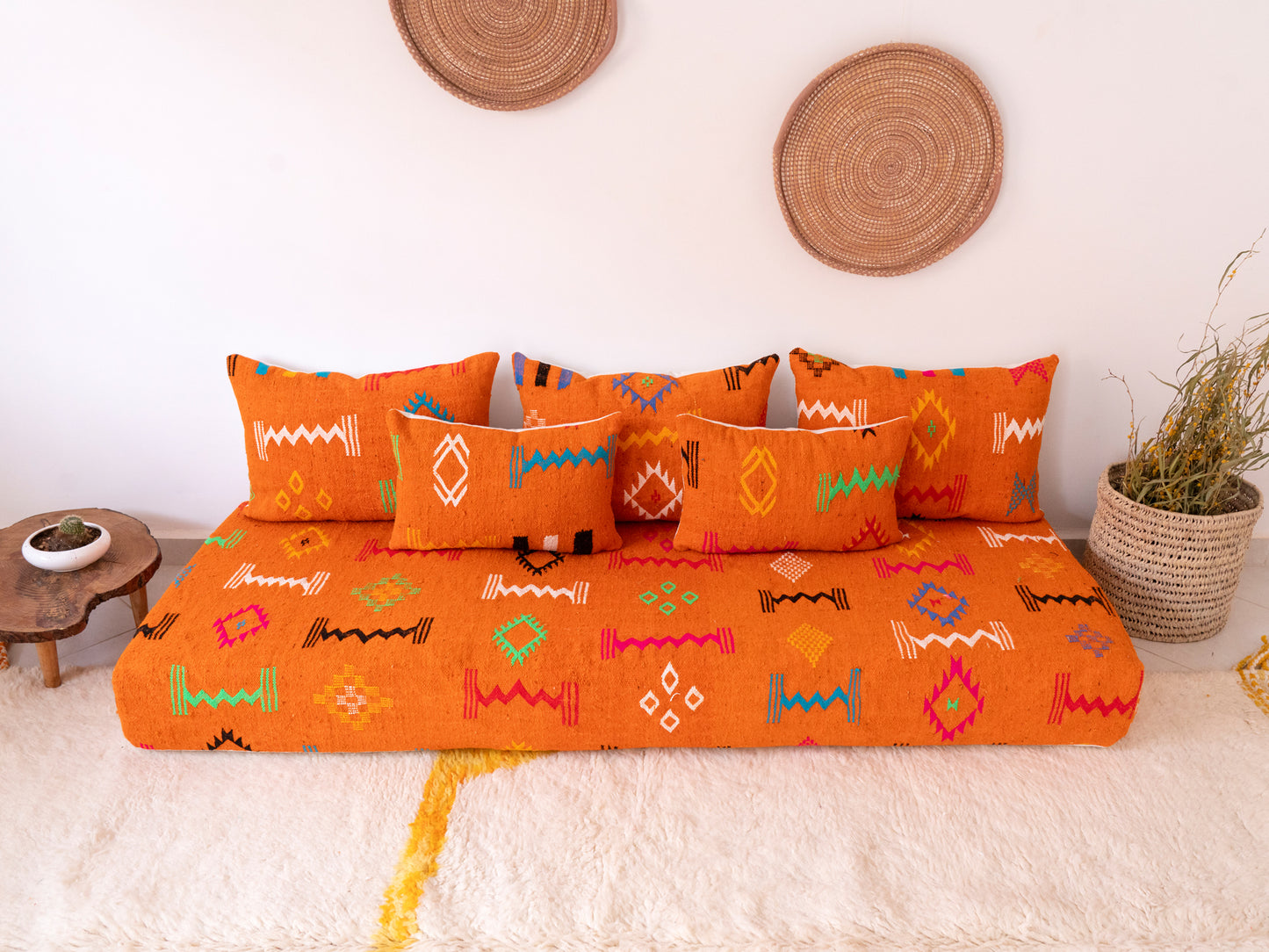 6ft Handmade Amazigh Vintage Sofa Moha ⴰⵓⵔⵉⵏⵊ. FREE SHIPPING