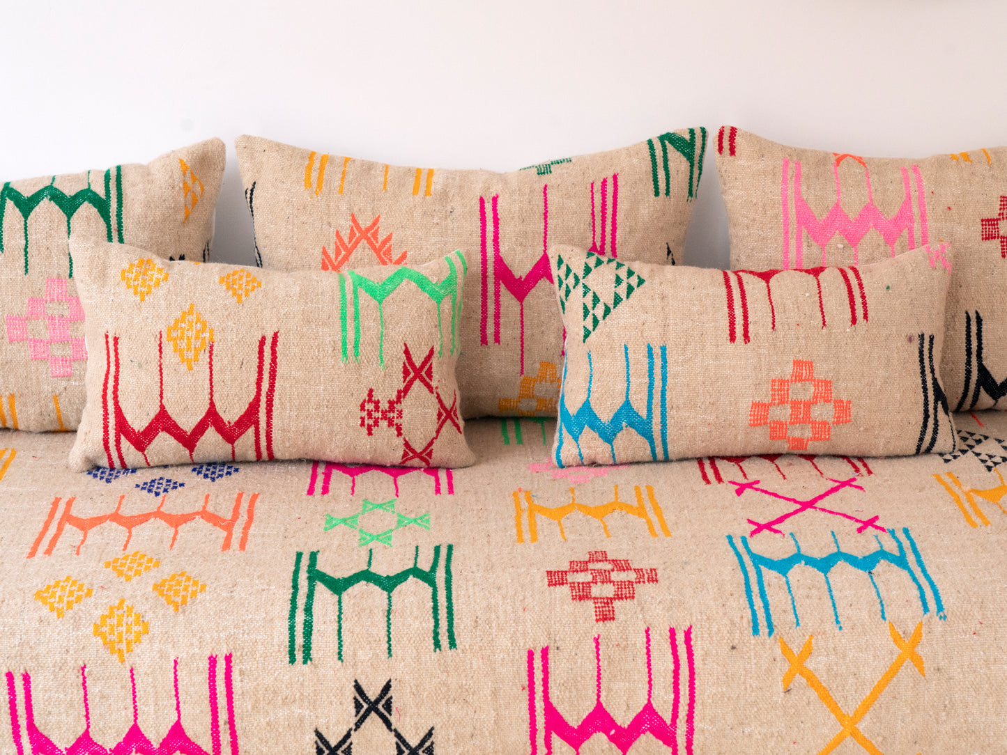 6ft Handmade Amazigh Sofa Inghir ⴰⵓⵔⵉⵏⵊ. FREE SHIPPING