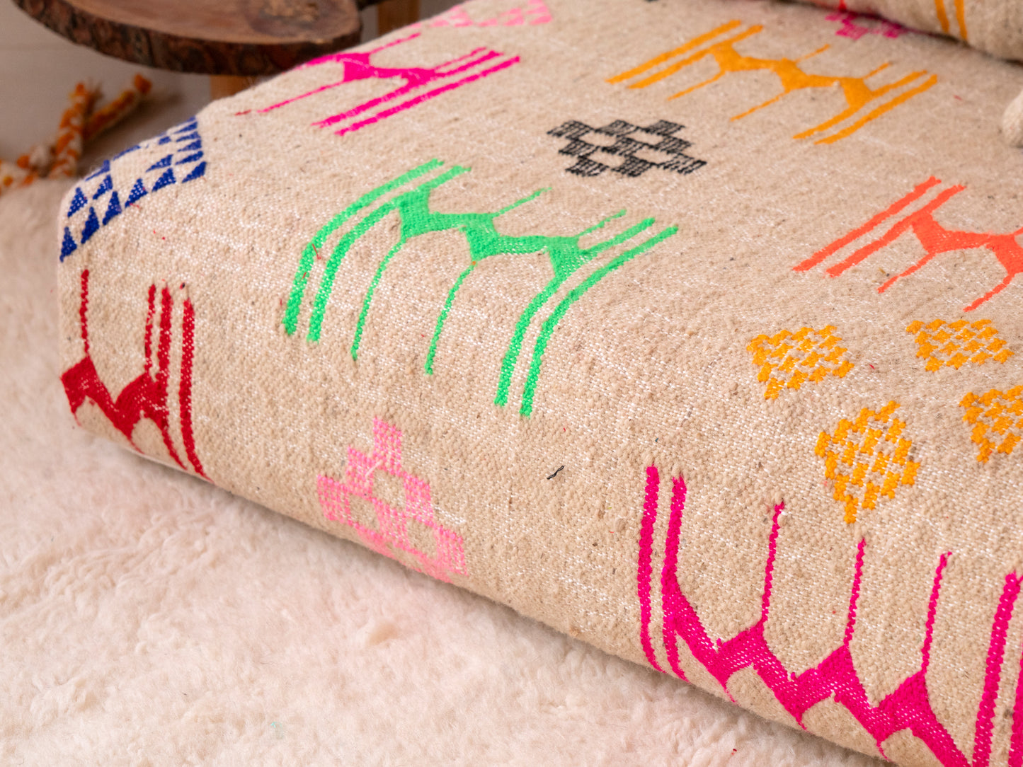 6ft Handmade Amazigh Sofa Inghir ⴰⵓⵔⵉⵏⵊ. FREE SHIPPING