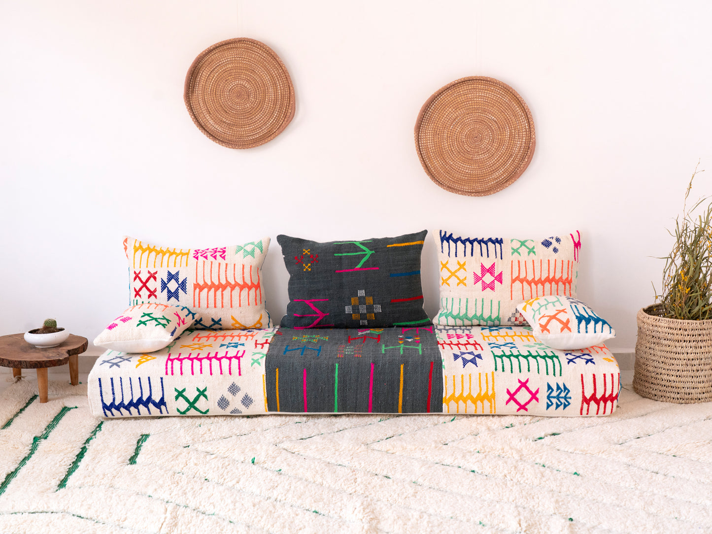 6ft Handmade Amazigh Vintage Sofa Azla ⴰⵓⵔⵉⵏⵊ. FREE SHIPPING