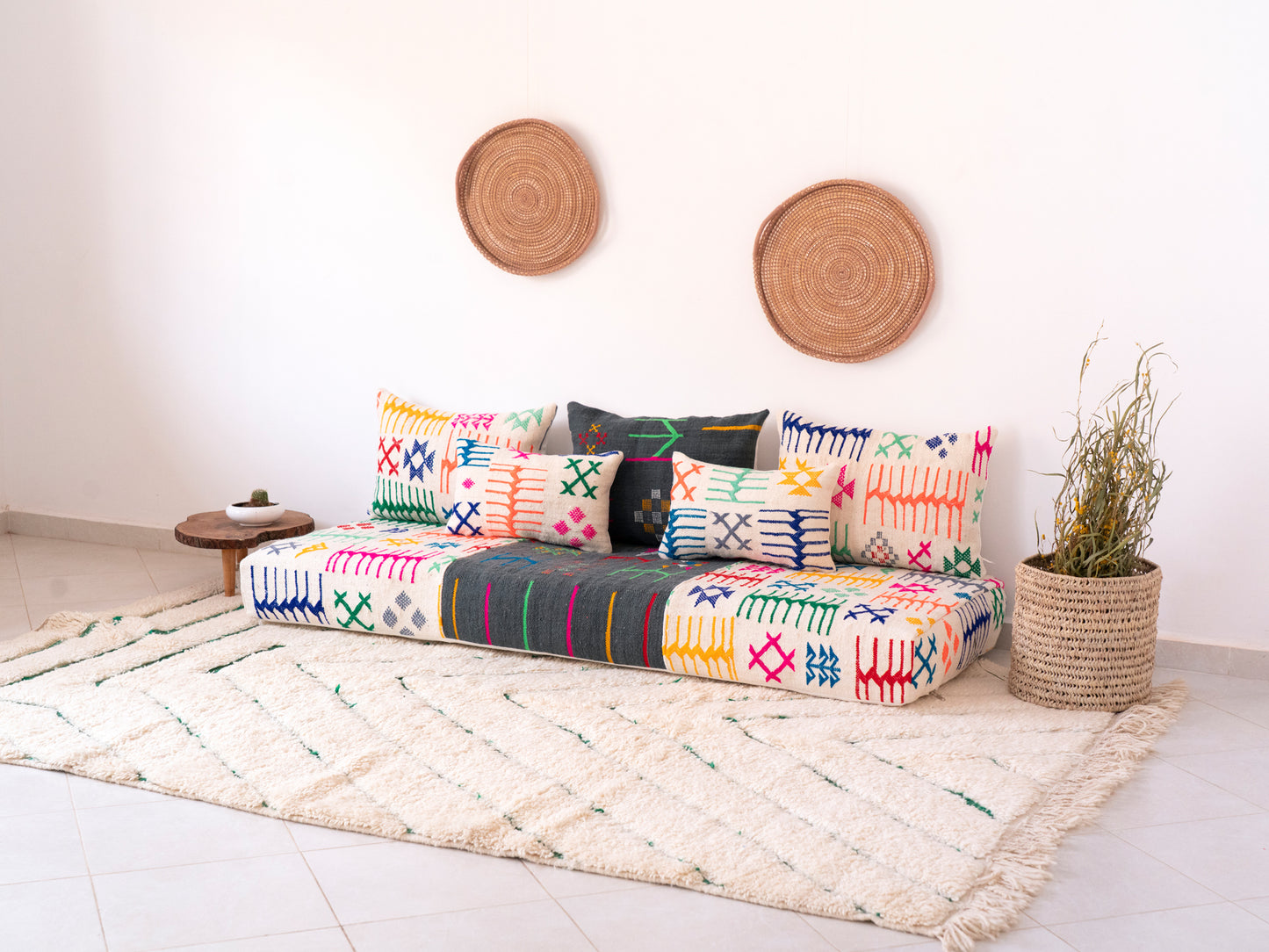 6ft Handmade Amazigh Vintage Sofa Azla ⴰⵓⵔⵉⵏⵊ. FREE SHIPPING