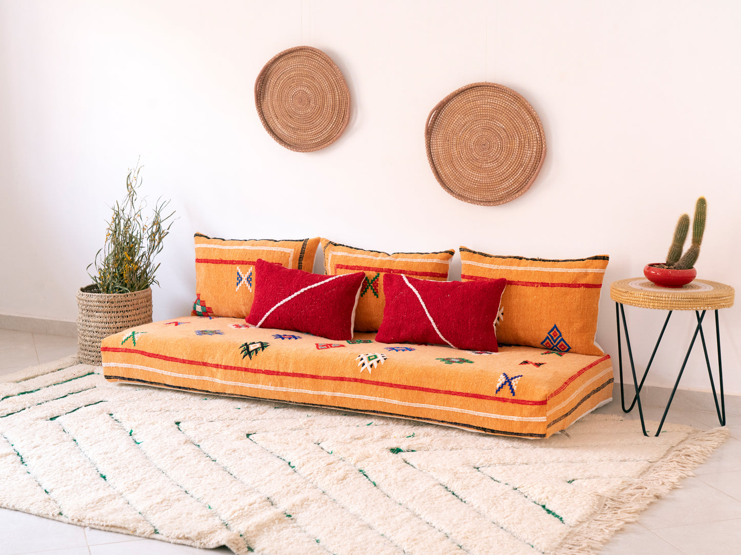 6ft Handmade Amazigh Vintage Sofa Masinassa ⴰⵓⵔⵉⵏⵊ. FREE SHIPPING