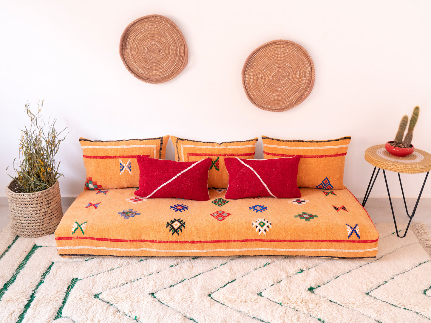 6ft Handmade Amazigh Vintage Sofa Masinassa ⴰⵓⵔⵉⵏⵊ. FREE SHIPPING