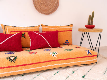 6ft Handmade Amazigh Vintage Sofa Masinassa ⴰⵓⵔⵉⵏⵊ