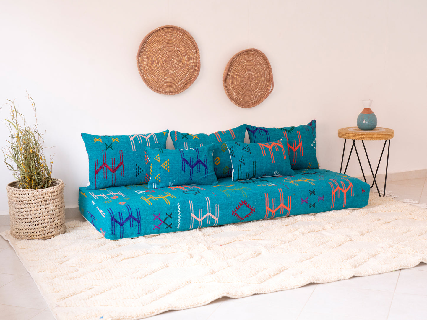6ft Handmade Amazigh Sofa Itto ⴰⵓⵔⵉⵏⵊ. FREE SHIPPING
