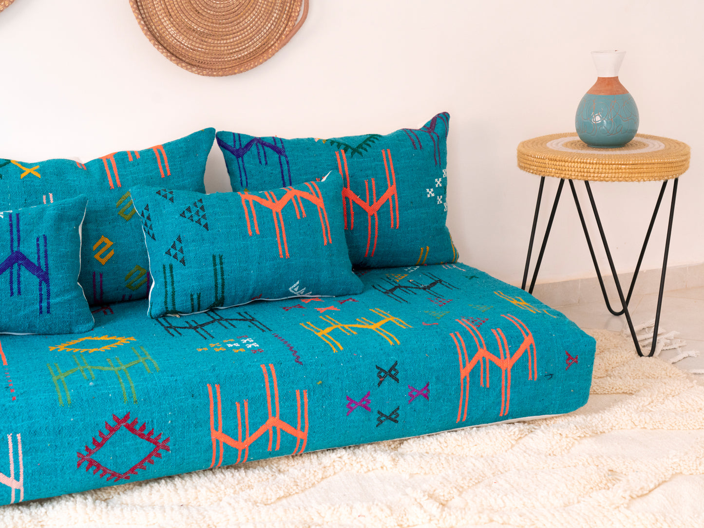 6ft Handmade Amazigh Sofa Itto ⴰⵓⵔⵉⵏⵊ. FREE SHIPPING