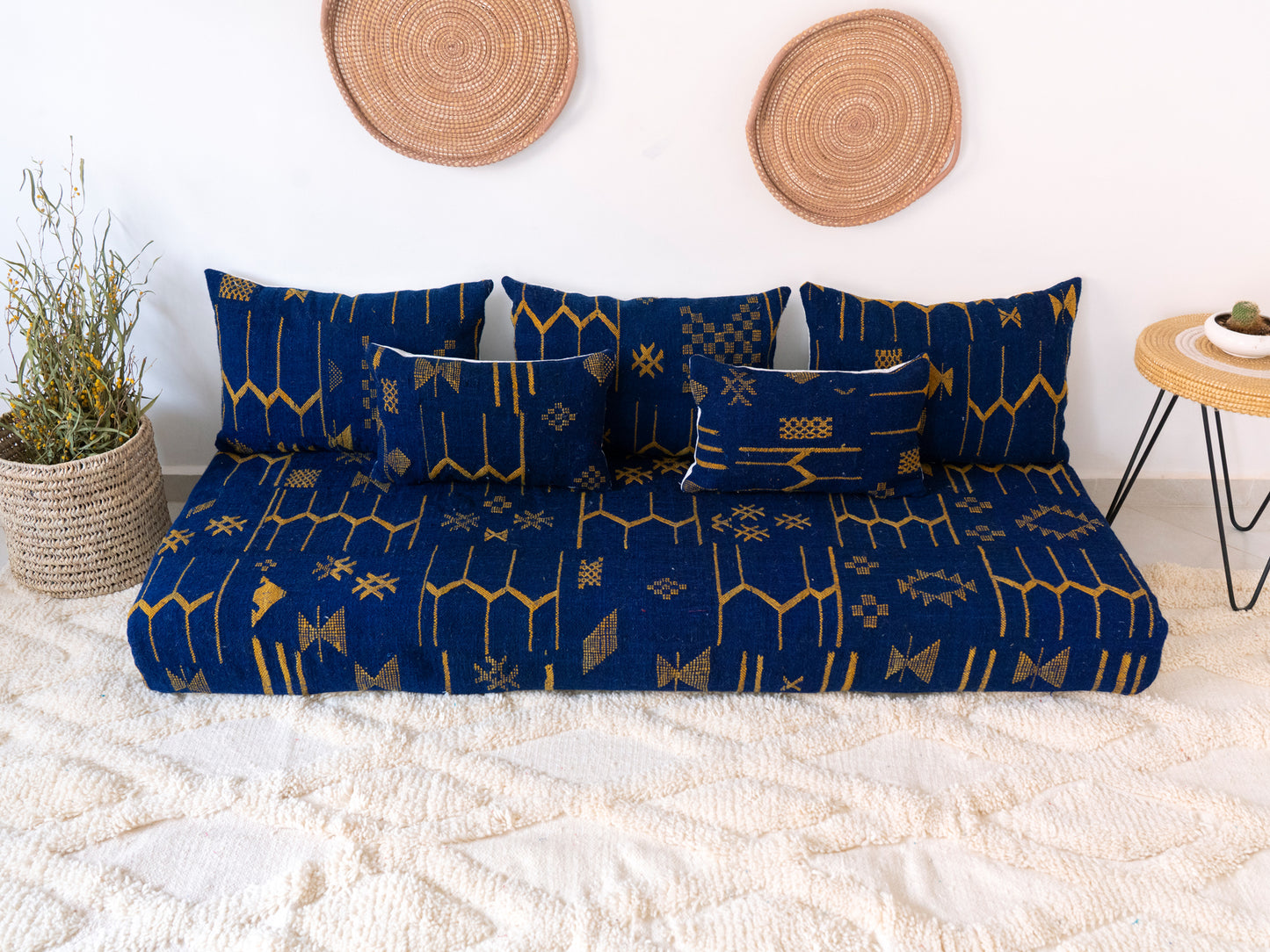 6ft Handmade Amazigh Sofa Hlima ⴰⵓⵔⵉⵏⵊ. FREE SHIPPING