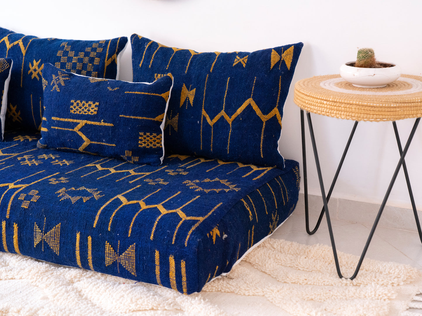 6ft Handmade Amazigh Sofa Hlima ⴰⵓⵔⵉⵏⵊ. FREE SHIPPING