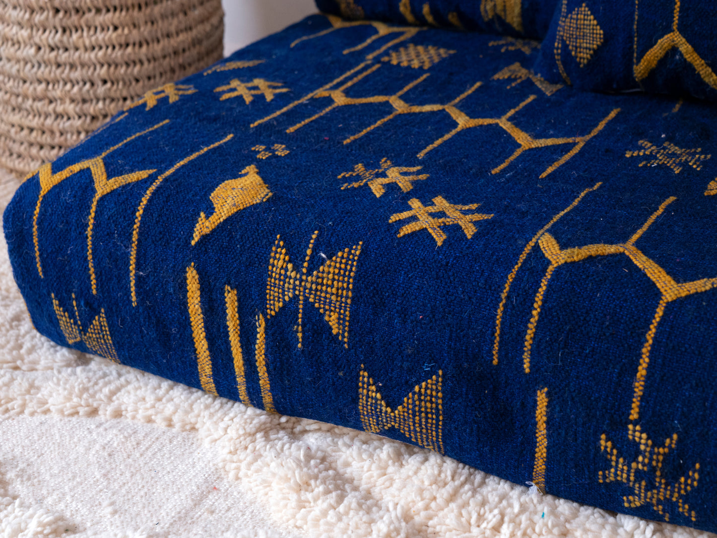 6ft Handmade Amazigh Sofa Hlima ⴰⵓⵔⵉⵏⵊ. FREE SHIPPING