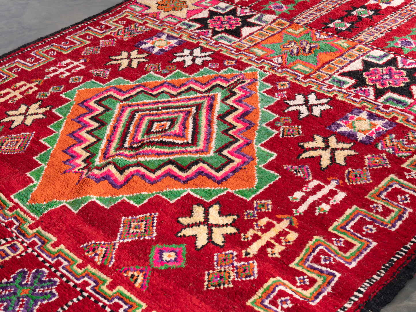 7x10 ft Large Handmade Amazigh Vintage Rug Akchour ⵜⴰⴼⵍⴻⵙⵜ. FREE SHIPPING