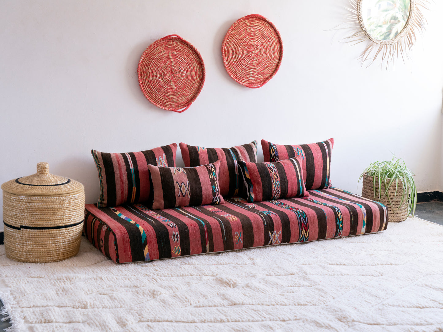 6ft Handmade Amazigh Vintage Sofa Akchour ⴰⵓⵔⵉⵏⵊ. FREE SHIPPING