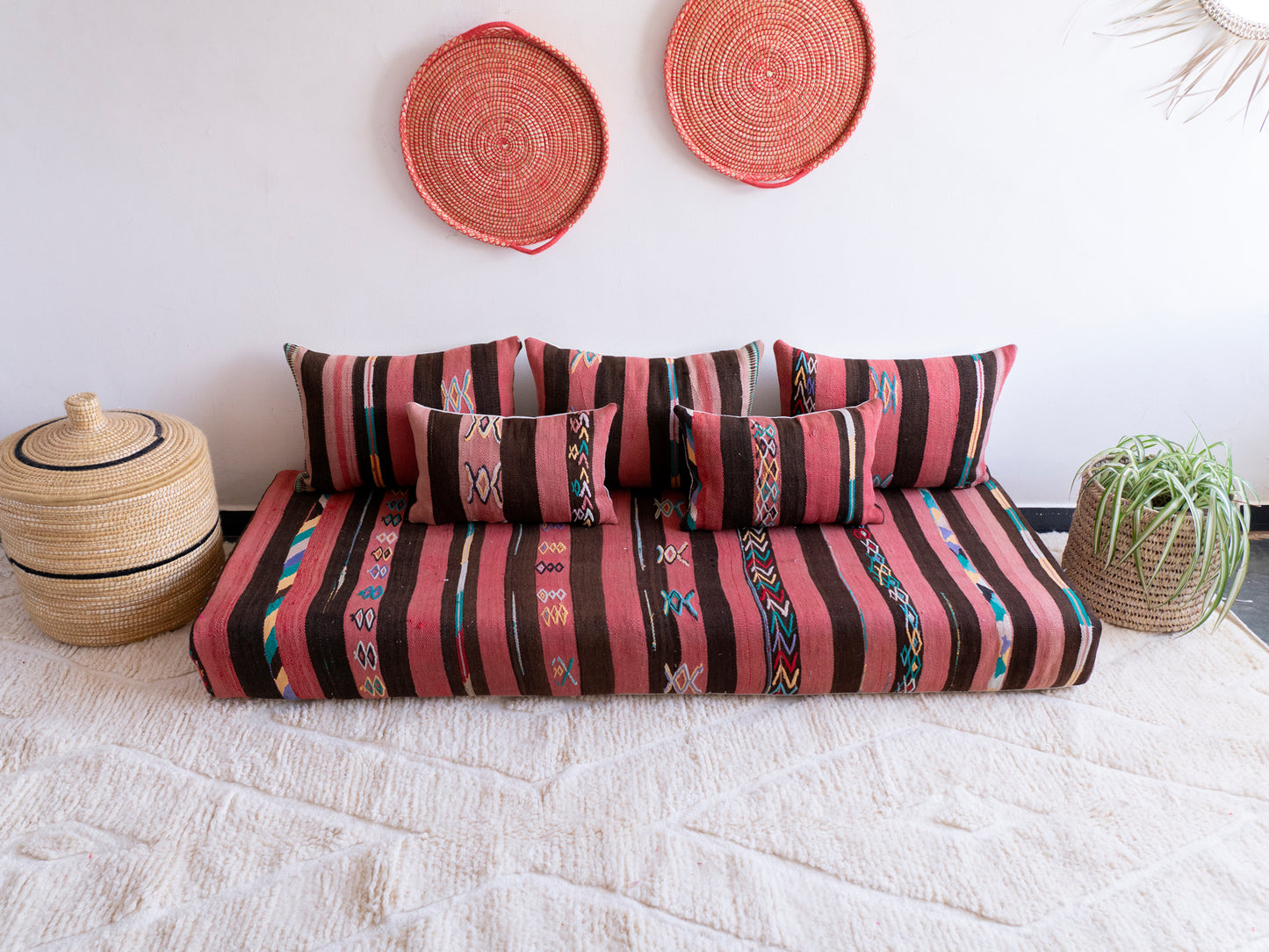 6ft Handmade Amazigh Vintage Sofa Akchour ⴰⵓⵔⵉⵏⵊ. FREE SHIPPING