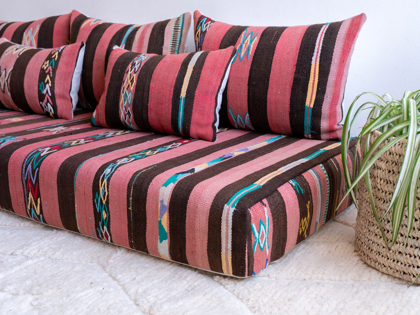 6ft Handmade Amazigh Vintage Sofa Akchour ⴰⵓⵔⵉⵏⵊ. FREE SHIPPING