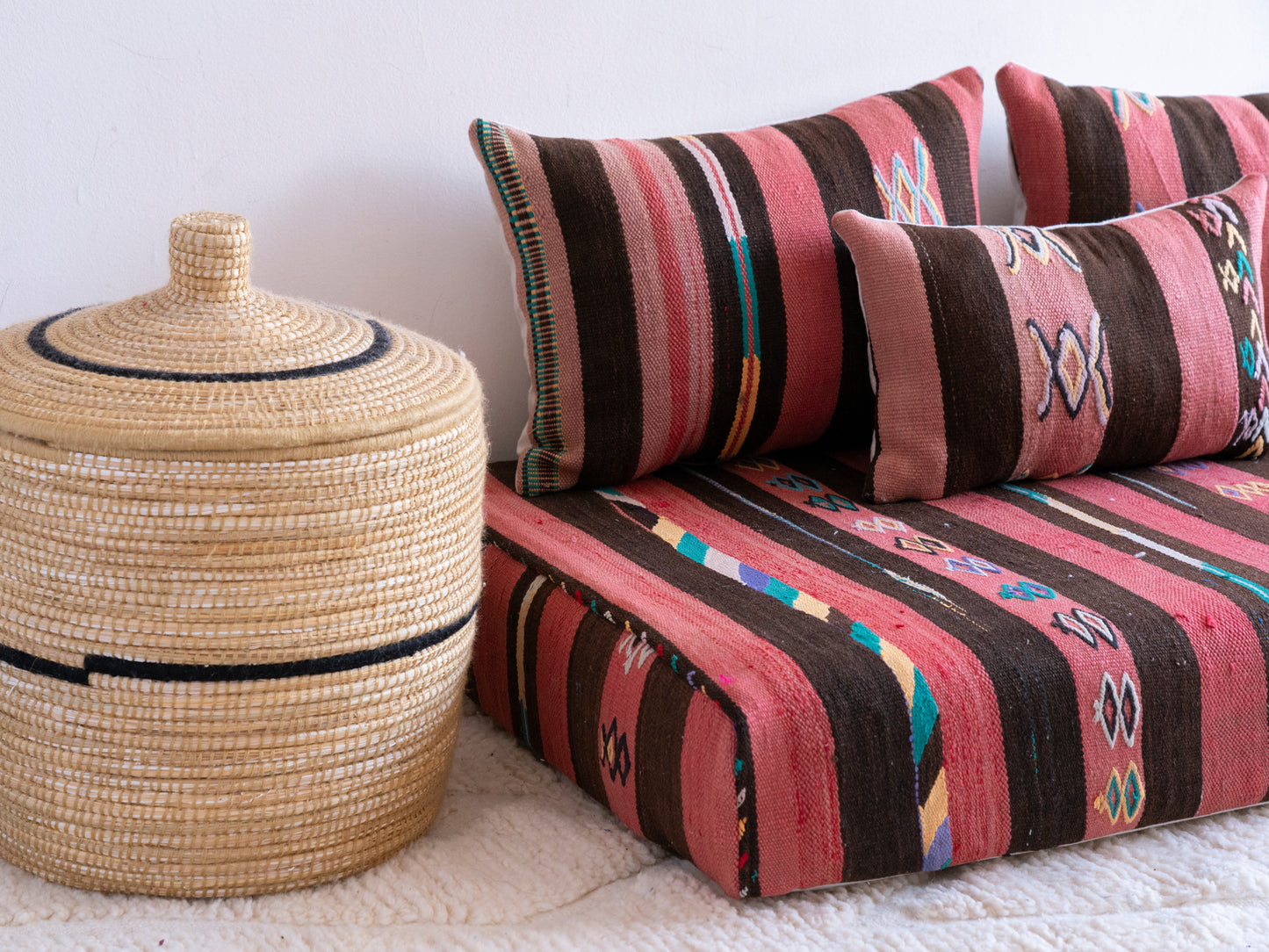 6ft Handmade Amazigh Vintage Sofa Akchour ⴰⵓⵔⵉⵏⵊ. FREE SHIPPING