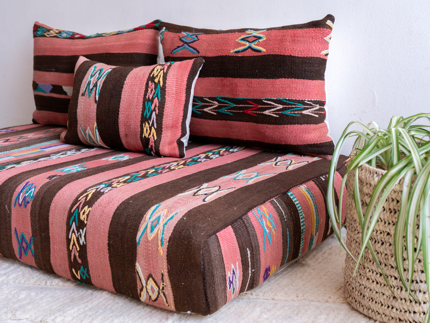 4ft Handmade Amazigh Vintage Sofa Ilias ⵢⴰⵣ. FREE SHIPPING