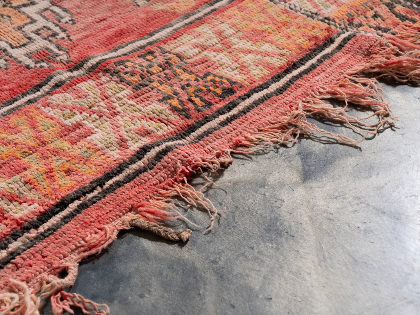 4x6 Handmade Vintage Amazigh Rug Amalou ⵢⴰⵣ. FREE SHIPPING