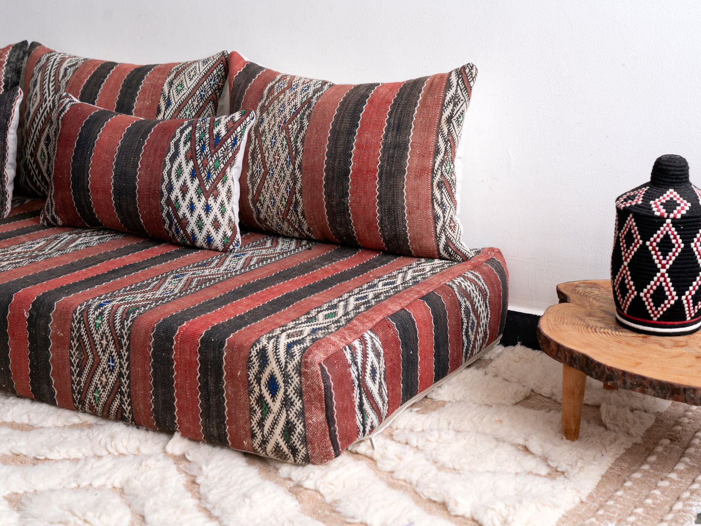 6ft Handmade Amazigh Vintage Sofa Nouh ⴰⵓⵔⵉⵏⵊ. FREE SHIPPING