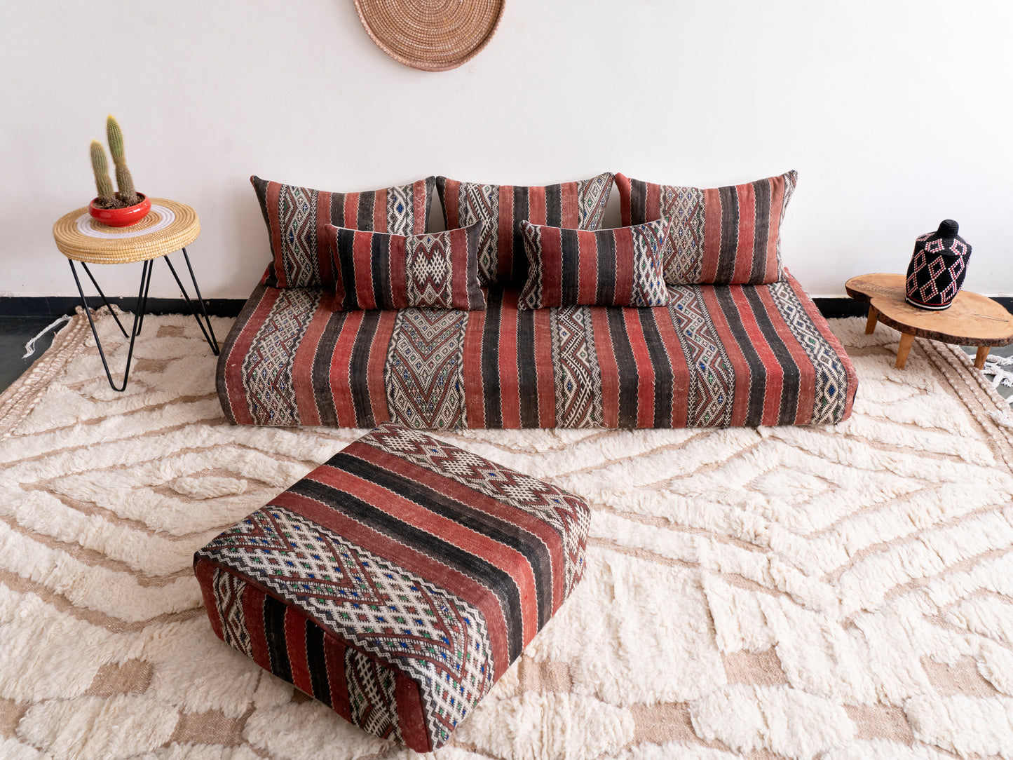 6ft Handmade Amazigh Vintage Sofa Nouh ⴰⵓⵔⵉⵏⵊ. FREE SHIPPING