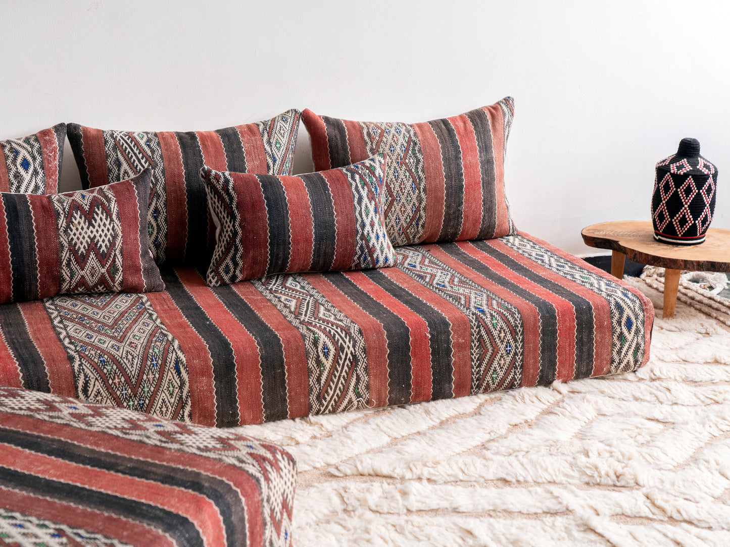 6ft Handmade Amazigh Vintage Sofa Nouh ⴰⵓⵔⵉⵏⵊ. FREE SHIPPING