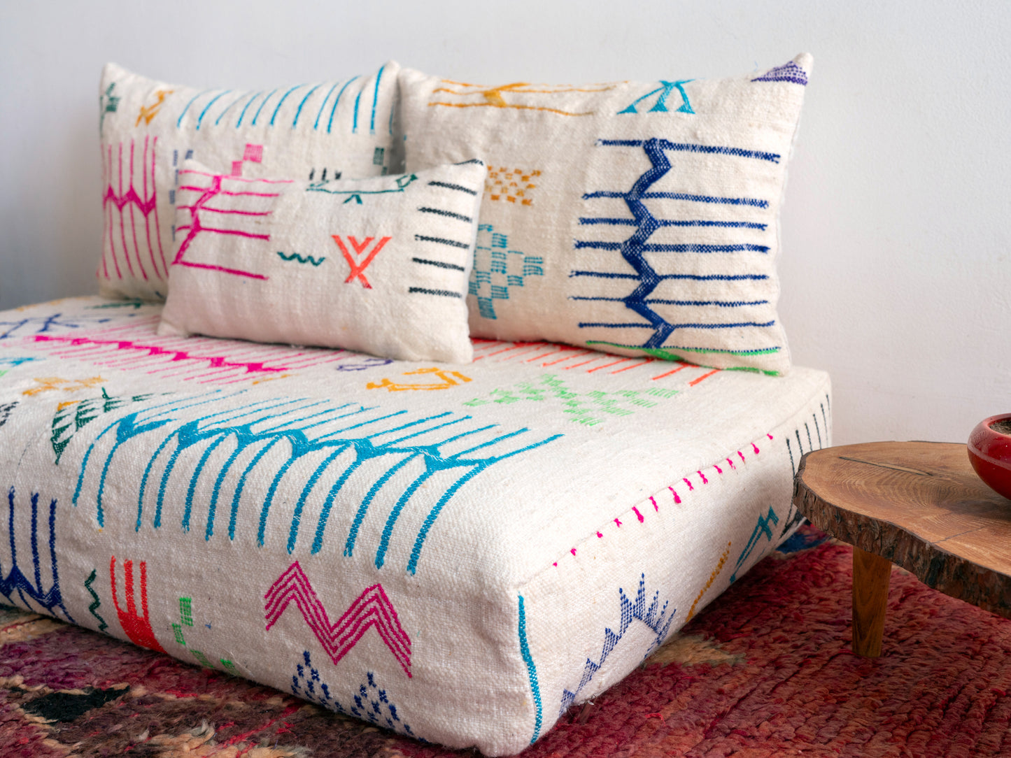 4ft Handmade Amazigh Hanou Sofa ⵜⴰⴼⵍⴻⵙⵜ. FREE SHIPPING