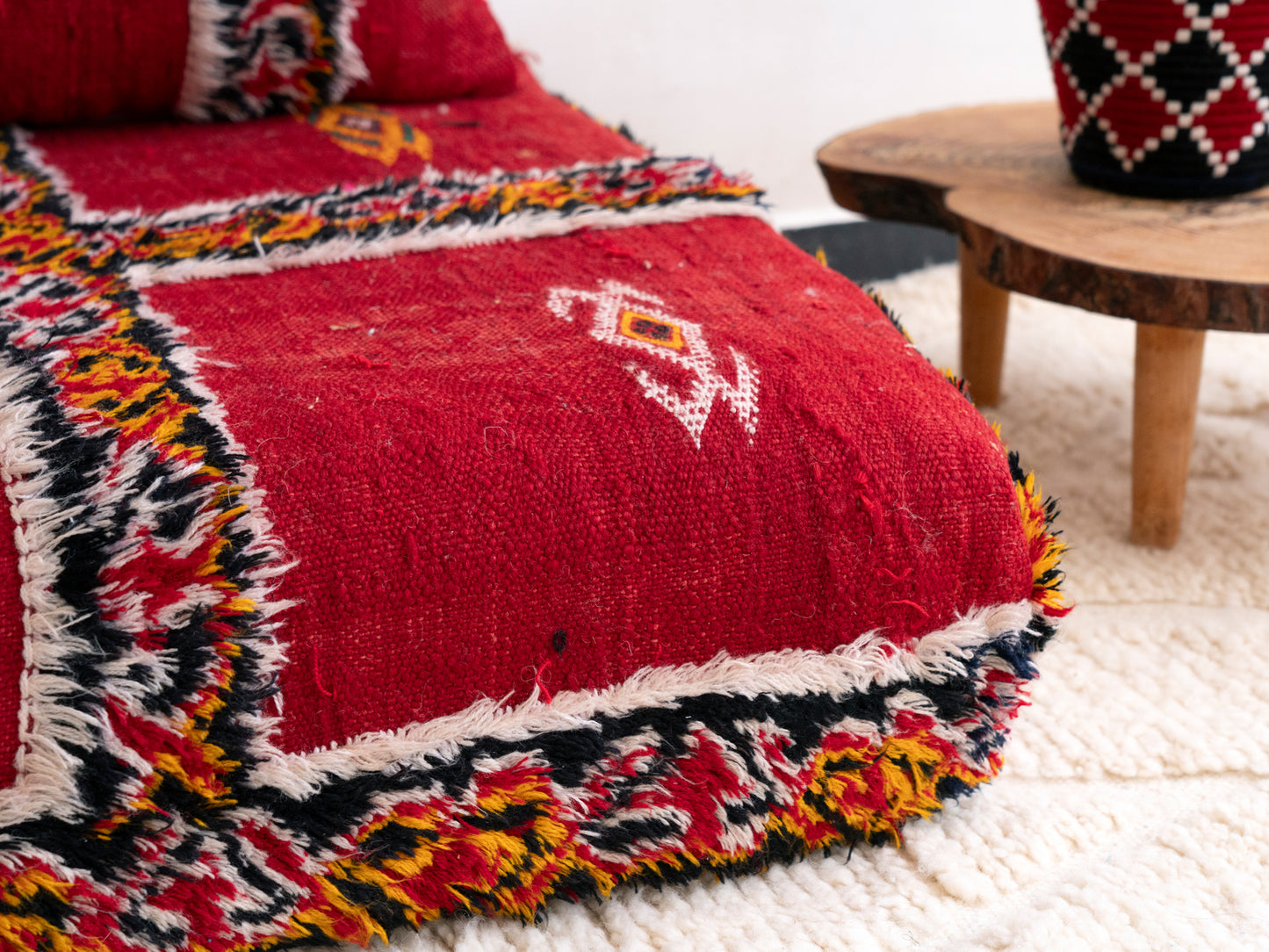 4ft Handmade Amazigh Illino Sofa ⵜⴰⴼⵍⴻⵙⵜ. FREE SHIPPING