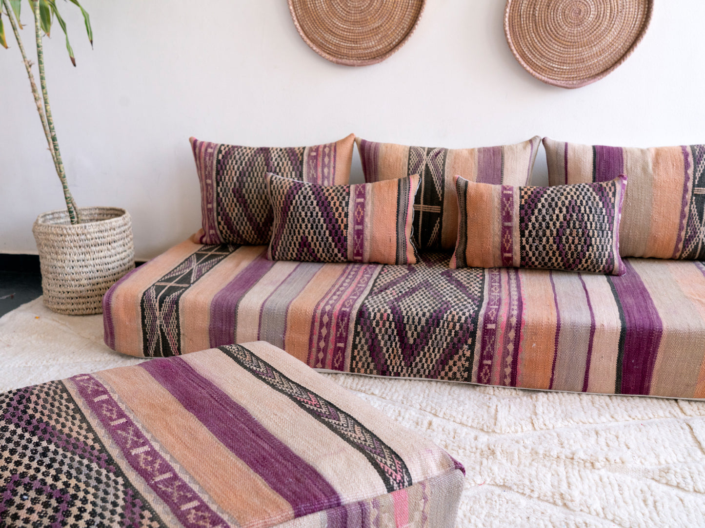 6ft Handmade Amazigh Vintage Sofa Azrou ⴰⵓⵔⵉⵏⵊ. FREE SHIPPING