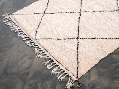 5x7 ft Handmade Amazigh Rug ⵜⵉⴷⵔⵓⵡⵛⵉⵏ. FREE SHIPPING
