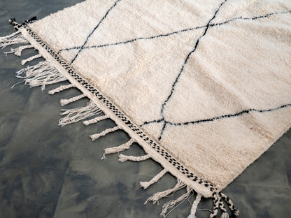 5x7 ft Handmade Rug Amazigh Beni Ourain ⵜⵓⴷⴻⵔⵜ. FREE SHIPPING