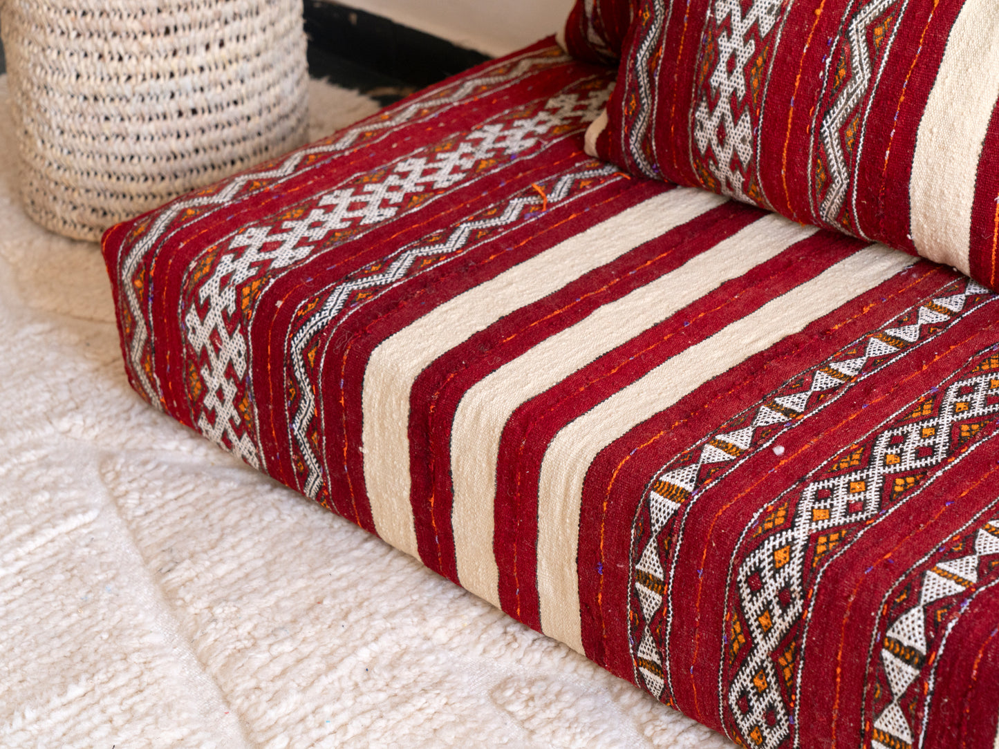 5ft Handmade Amazigh Handira Sofa ⵜⴰⴼⵍⴻⵙⵜ. FREE SHIPPING