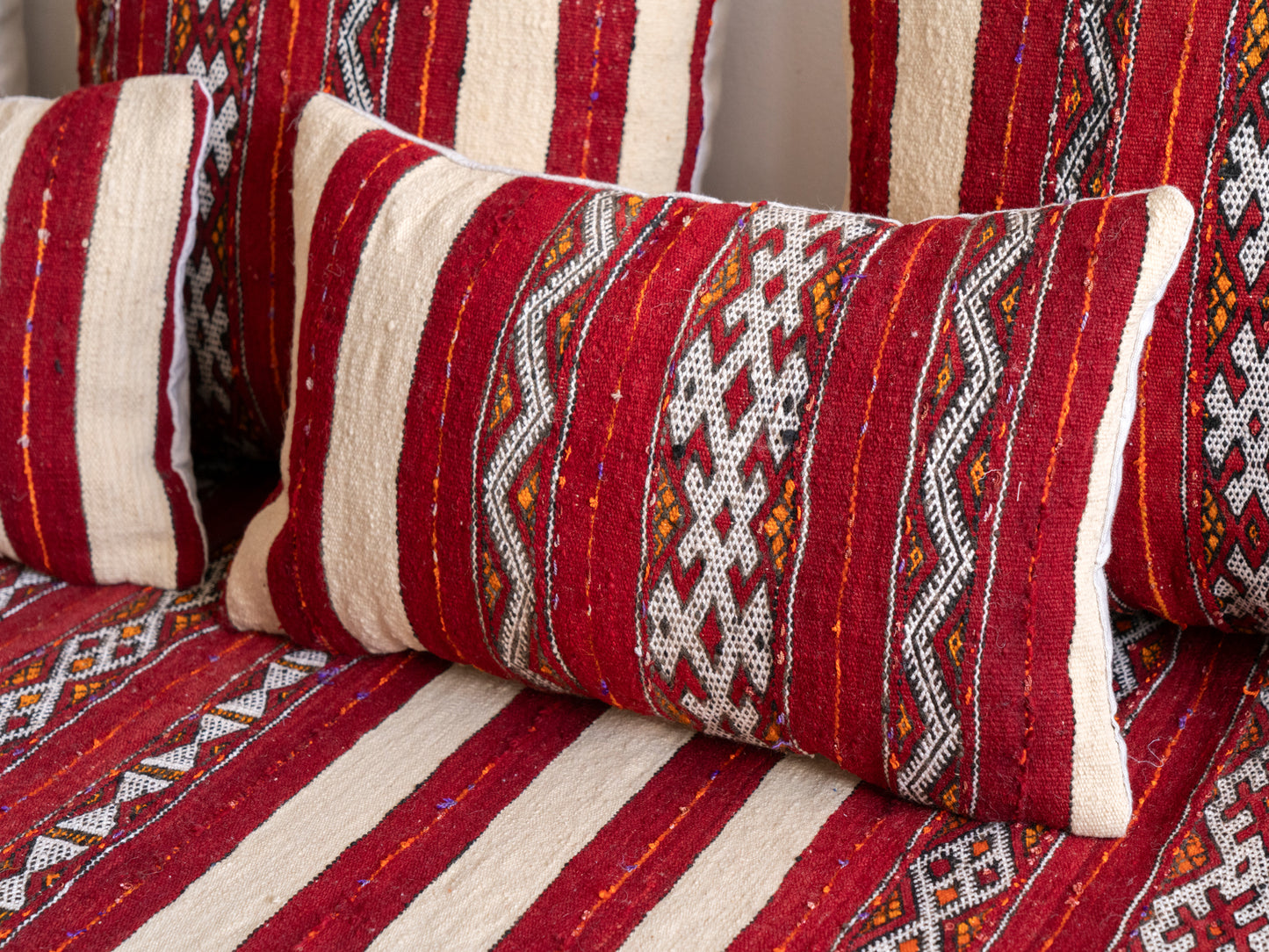 5ft Handmade Amazigh Handira Sofa ⵜⴰⴼⵍⴻⵙⵜ. FREE SHIPPING