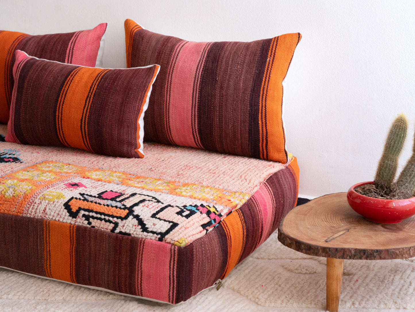 4ft Handmade Amazigh Illino Sofa Akchour ⵜⴰⴼⵍⴻⵙⵜ. FREE SHIPPING