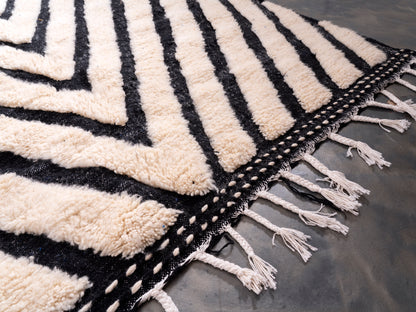7X11 ft Large Handmade Amazigh Rug Beni ⵉⵍⵍⵉ. FREE SHIPPING