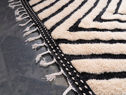 7X11 ft Large Handmade Amazigh Rug Beni ⵉⵍⵍⵉ. FREE SHIPPING