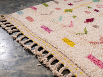 4x5 ft Handmade Rug Amazigh Azilal ⴰⵏⵉⵔ. FREE SHIPPING