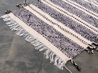 3X5 ft Handmade Amazigh Kilim Rug Aguelmous ⴰⵢⵢⵓⵔ. FREE SHIPPING